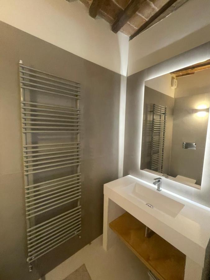 L'Inferno Di Dante Bed & Breakfast Gubbio Bagian luar foto