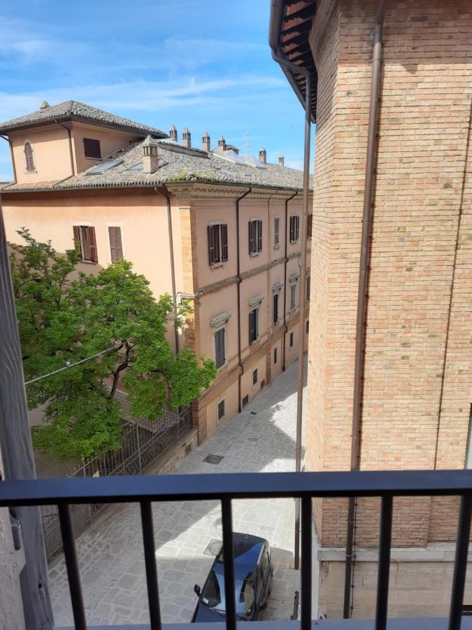 L'Inferno Di Dante Bed & Breakfast Gubbio Bagian luar foto