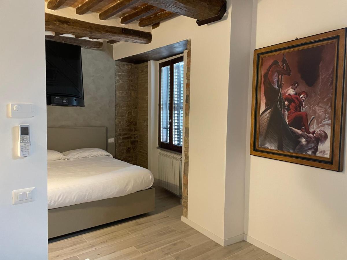 L'Inferno Di Dante Bed & Breakfast Gubbio Bagian luar foto