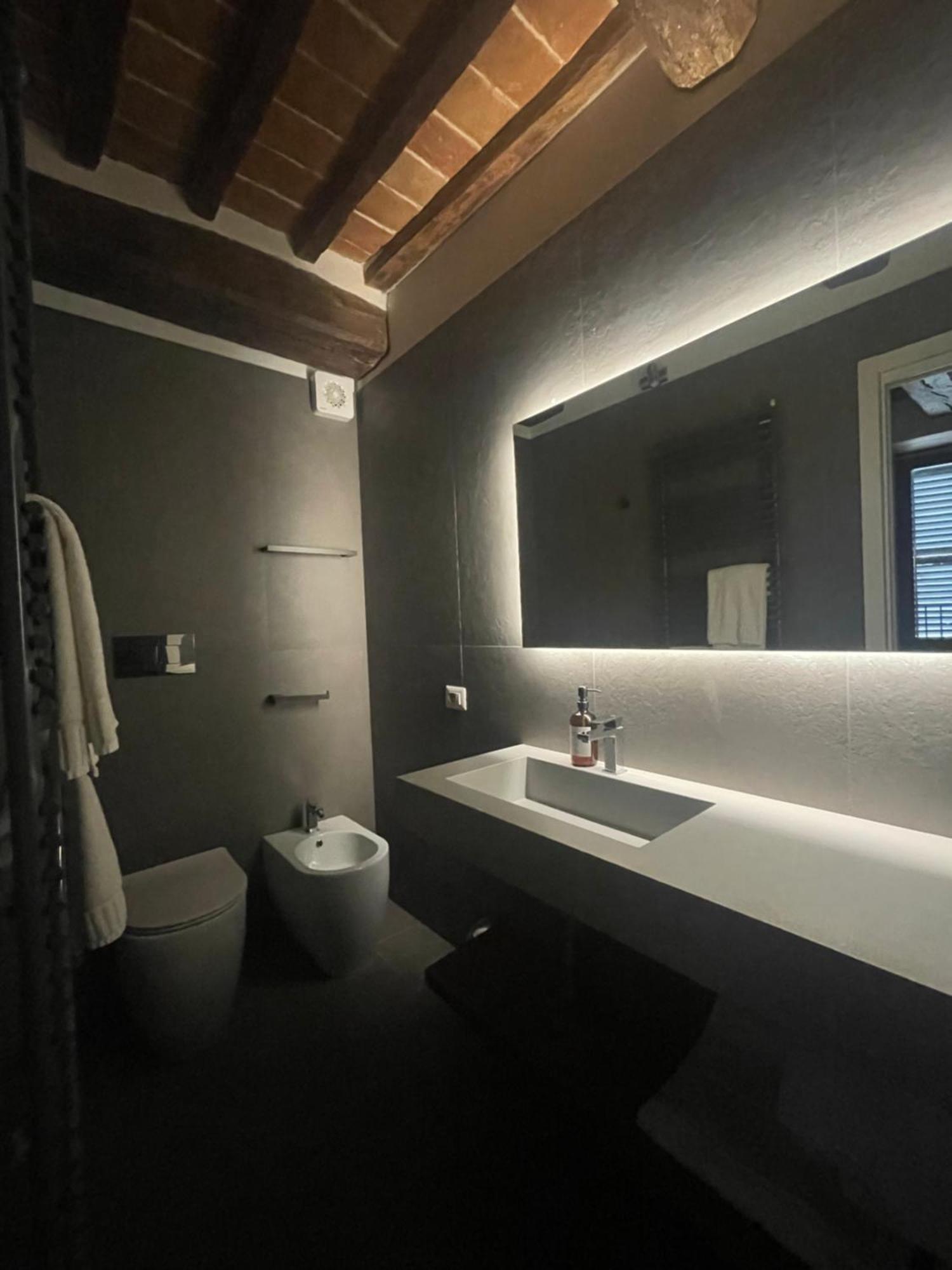 L'Inferno Di Dante Bed & Breakfast Gubbio Bagian luar foto