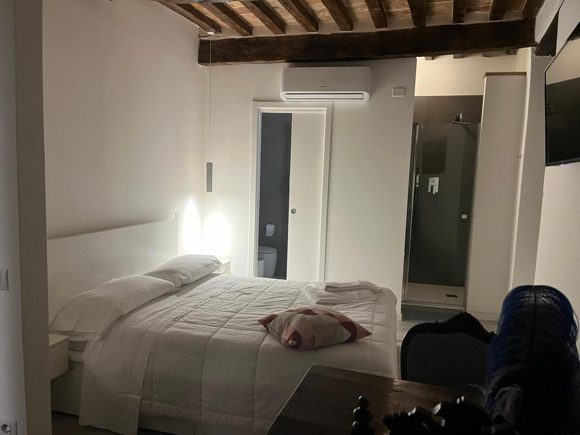 L'Inferno Di Dante Bed & Breakfast Gubbio Bagian luar foto