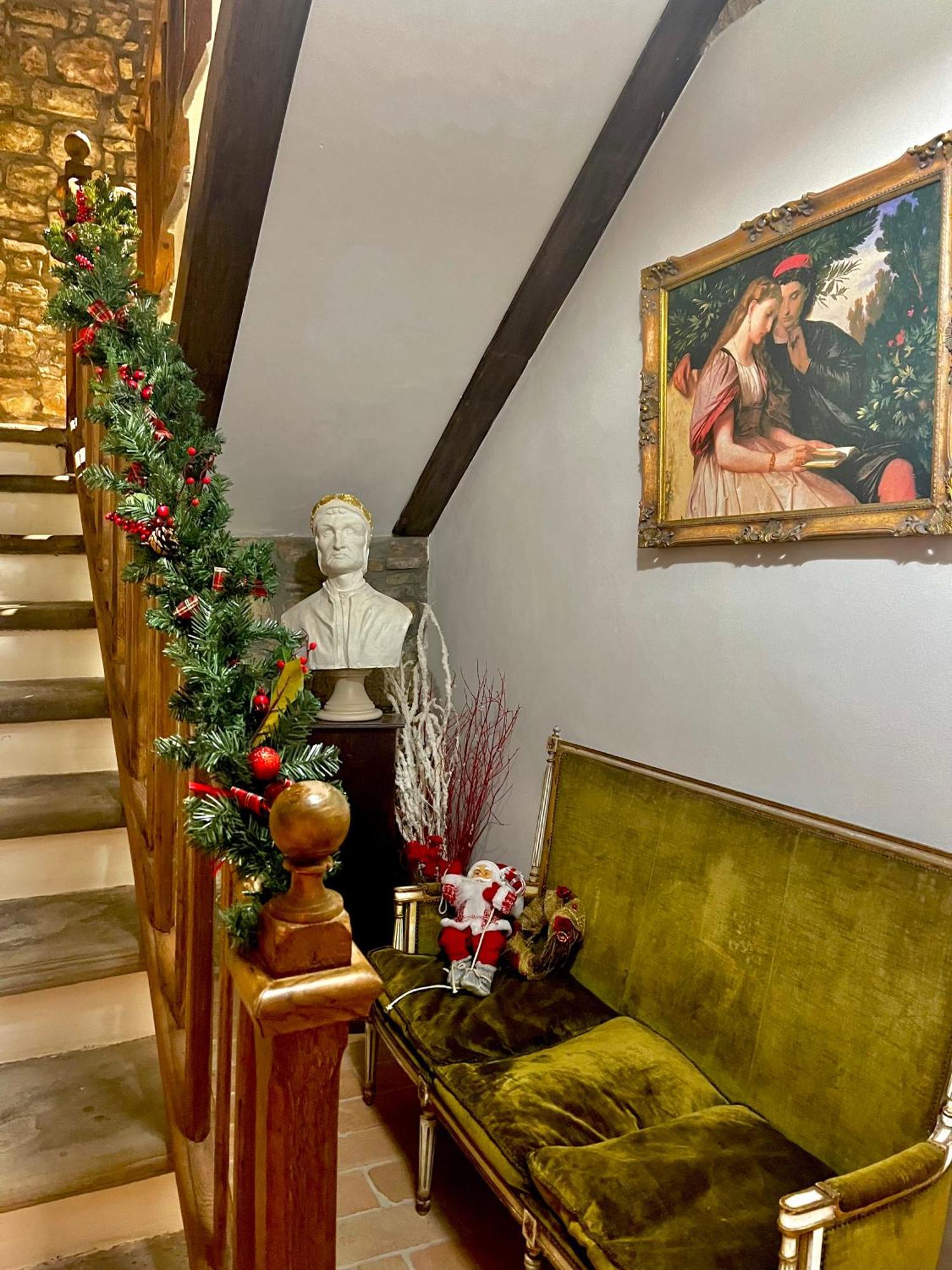 L'Inferno Di Dante Bed & Breakfast Gubbio Ruang foto