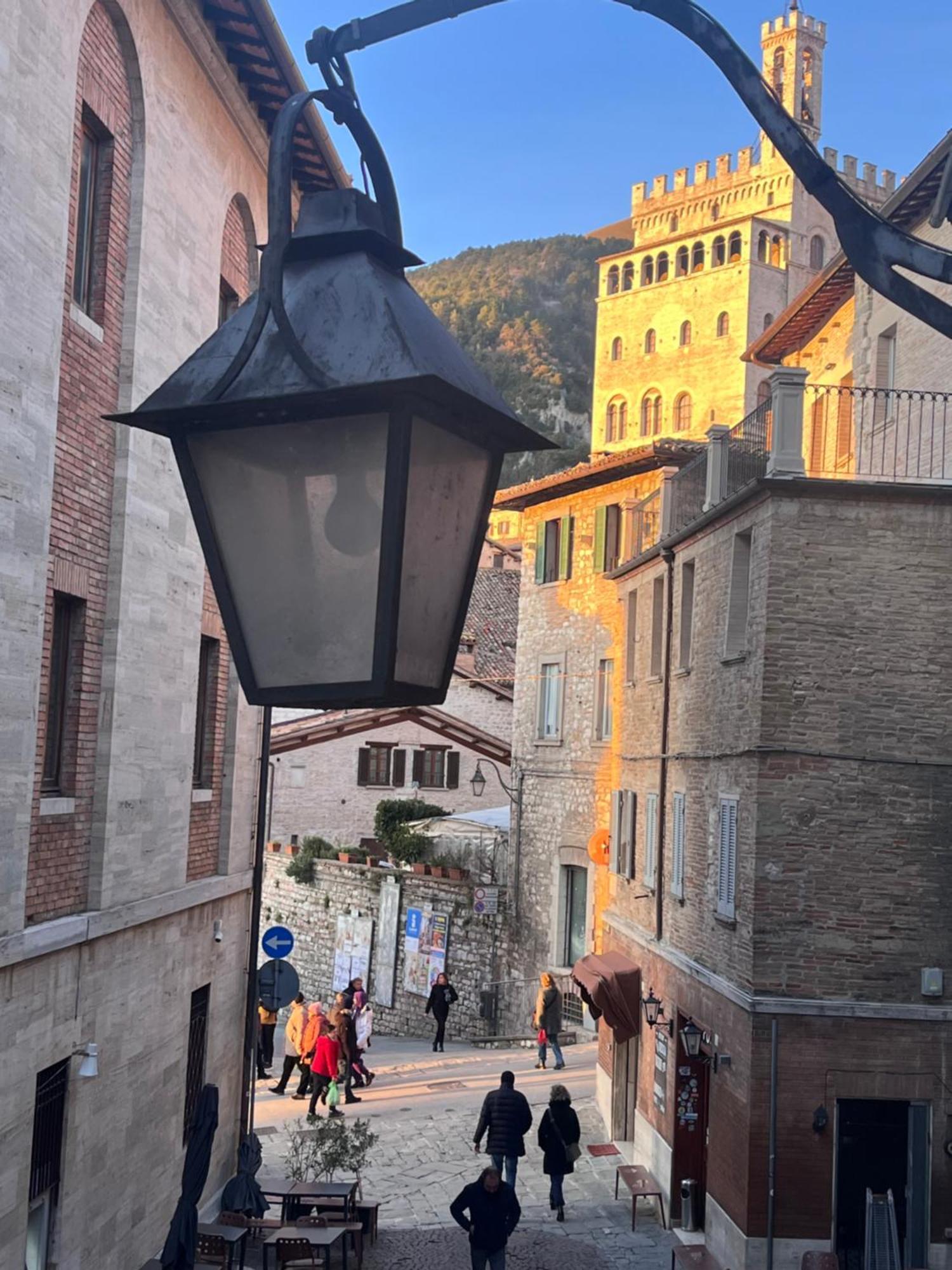 L'Inferno Di Dante Bed & Breakfast Gubbio Bagian luar foto